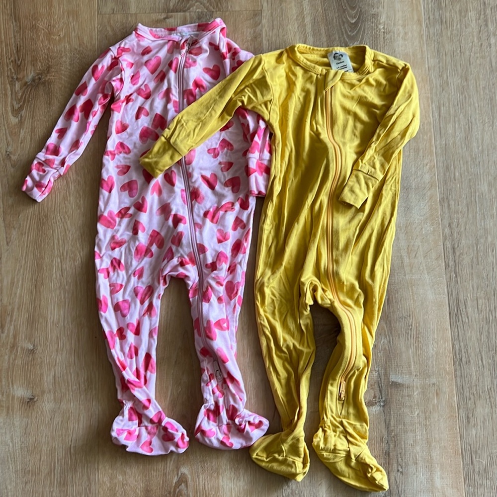 Gerber Buttery-Soft Snug Fit Footed Pajamas 3-6 Months (Set of 2) NWOT